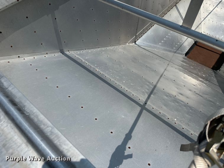 image for item DM2726 2004 Wilson DWH-500C grain trailer