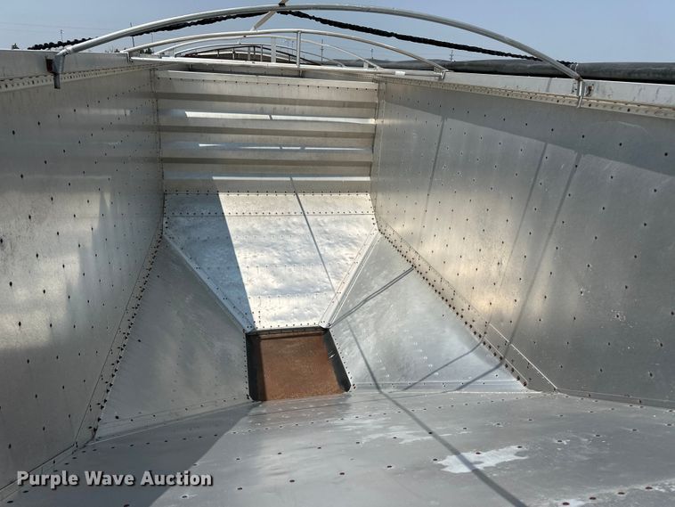 image for item DM2726 2004 Wilson DWH-500C grain trailer