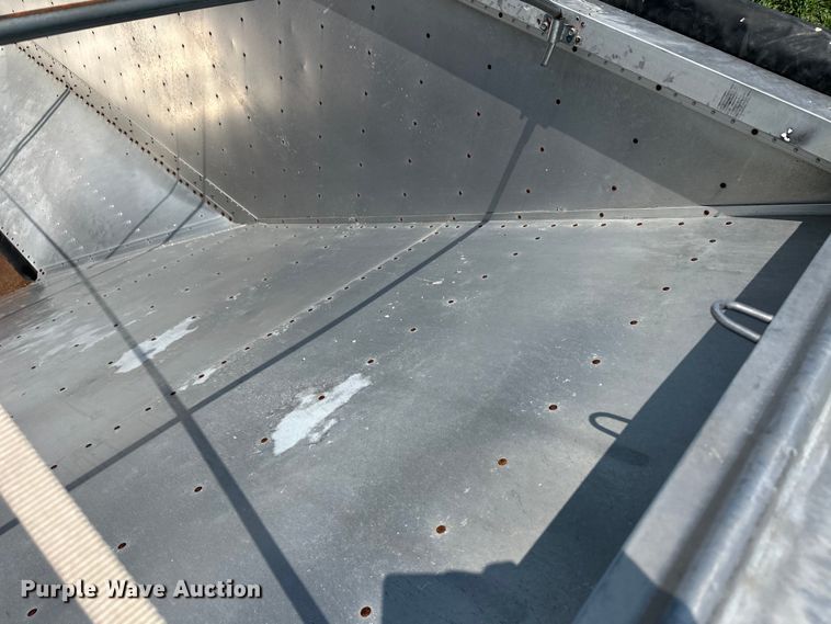 image for item DM2726 2004 Wilson DWH-500C grain trailer