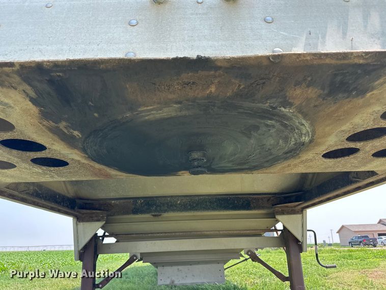 image for item DM2726 2004 Wilson DWH-500C grain trailer