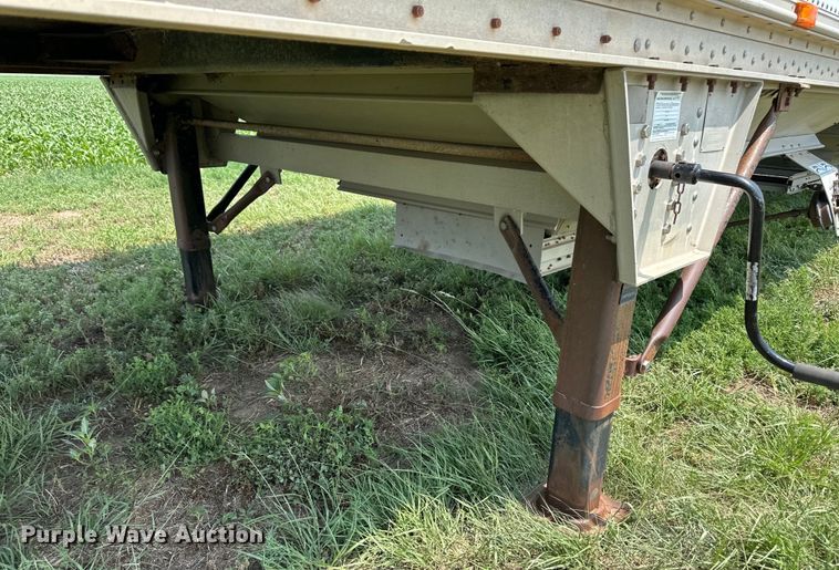 image for item DM2726 2004 Wilson DWH-500C grain trailer