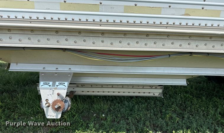 image for item DM2726 2004 Wilson DWH-500C grain trailer