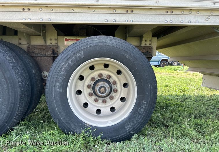 image for item DM2726 2004 Wilson DWH-500C grain trailer