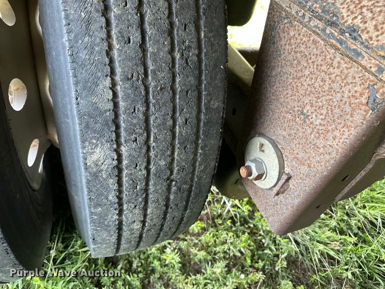 image for item DM2726 2004 Wilson DWH-500C grain trailer