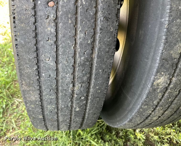 image for item DM2726 2004 Wilson DWH-500C grain trailer