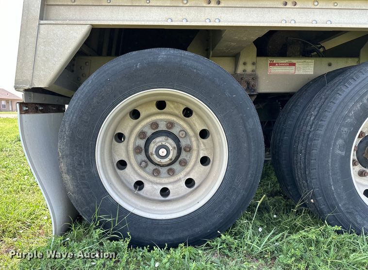 image for item DM2726 2004 Wilson DWH-500C grain trailer