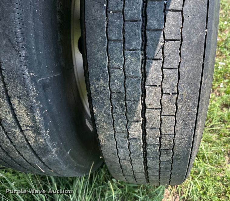 image for item DM2726 2004 Wilson DWH-500C grain trailer