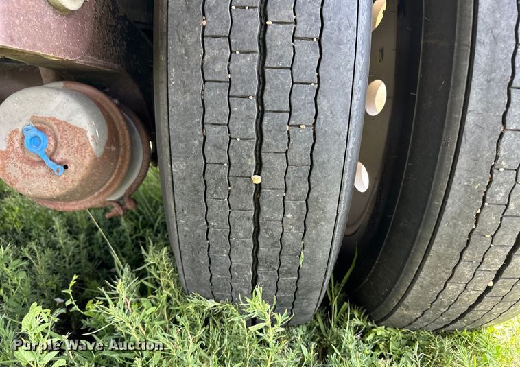 image for item DM2726 2004 Wilson DWH-500C grain trailer