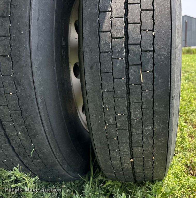 image for item DM2726 2004 Wilson DWH-500C grain trailer