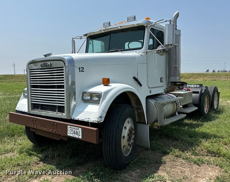 image for item DM2727 2000 Freightliner FLD semi truck