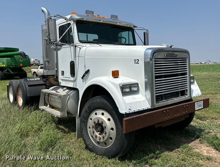 image for item DM2727 2000 Freightliner FLD semi truck