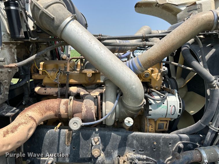 image for item DM2727 2000 Freightliner FLD semi truck