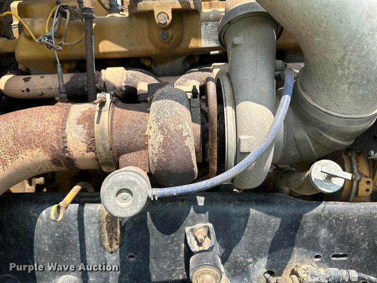 image for item DM2727 2000 Freightliner FLD semi truck