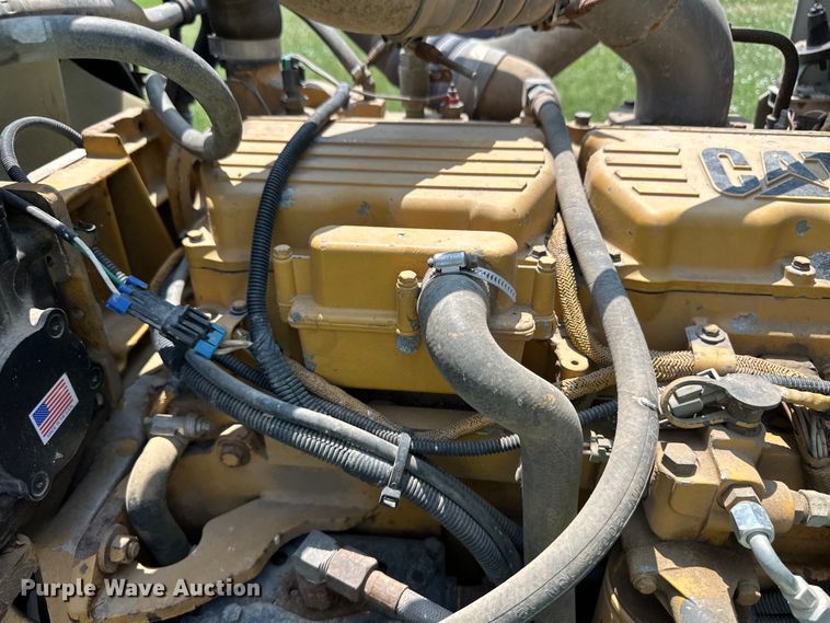 image for item DM2727 2000 Freightliner FLD semi truck