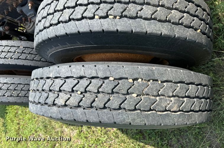 image for item DM2727 2000 Freightliner FLD semi truck