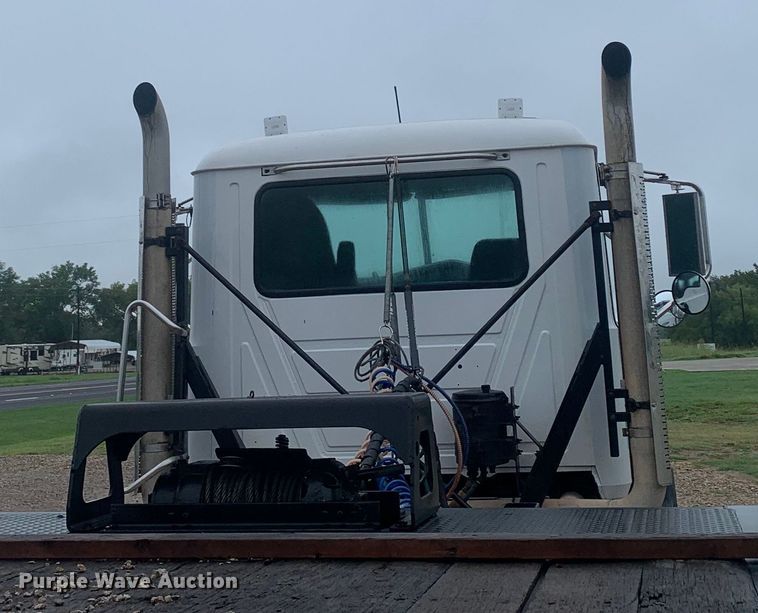 image for item DM7941 2013 Mack CXU613 Pinnacle  semi truck