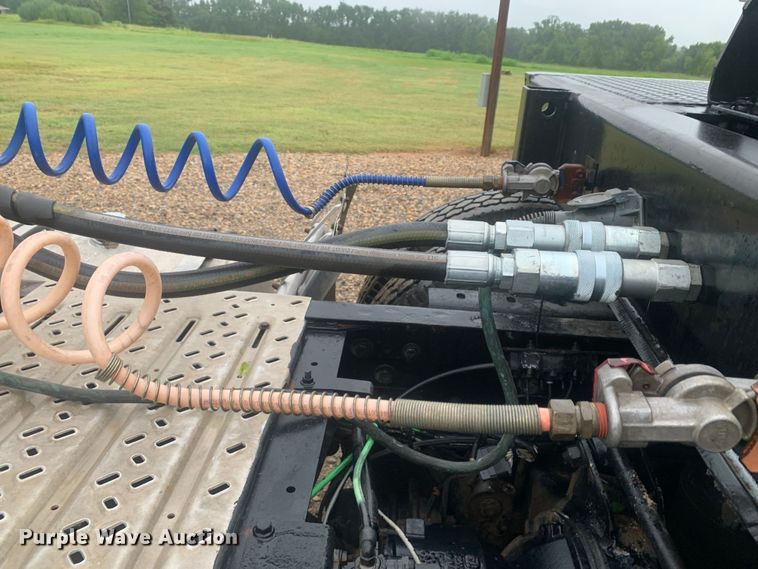 image for item DM7941 2013 Mack CXU613 Pinnacle  semi truck