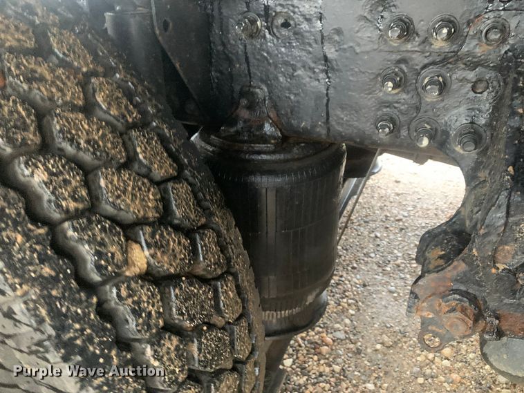 image for item DM7941 2013 Mack CXU613 Pinnacle  semi truck