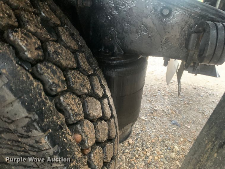 image for item DM7941 2013 Mack CXU613 Pinnacle  semi truck