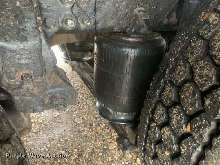 image for item DM7941 2013 Mack CXU613 Pinnacle  semi truck