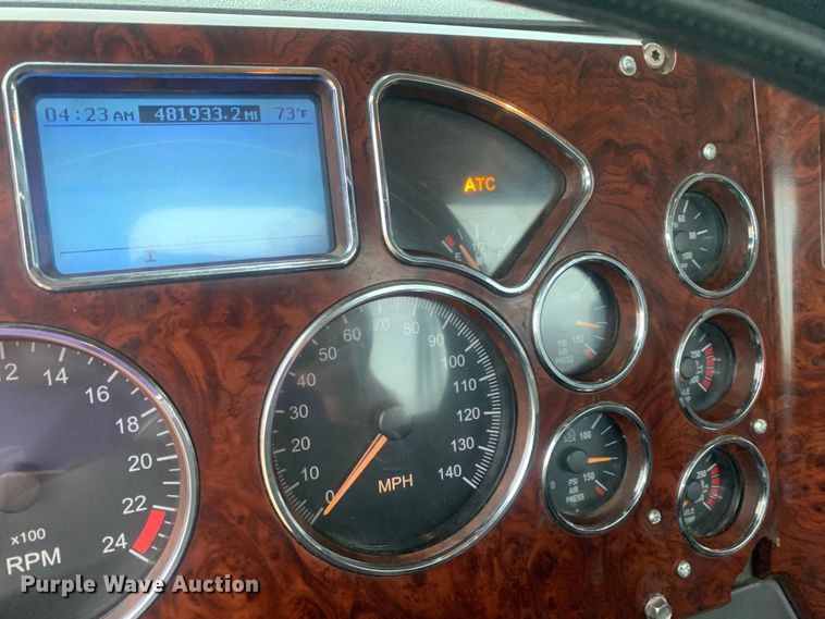 image for item DM7941 2013 Mack CXU613 Pinnacle  semi truck