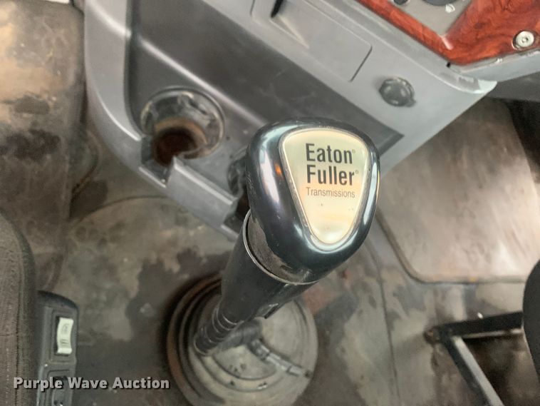 image for item DM7941 2013 Mack CXU613 Pinnacle  semi truck