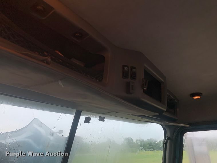 image for item DM7941 2013 Mack CXU613 Pinnacle  semi truck