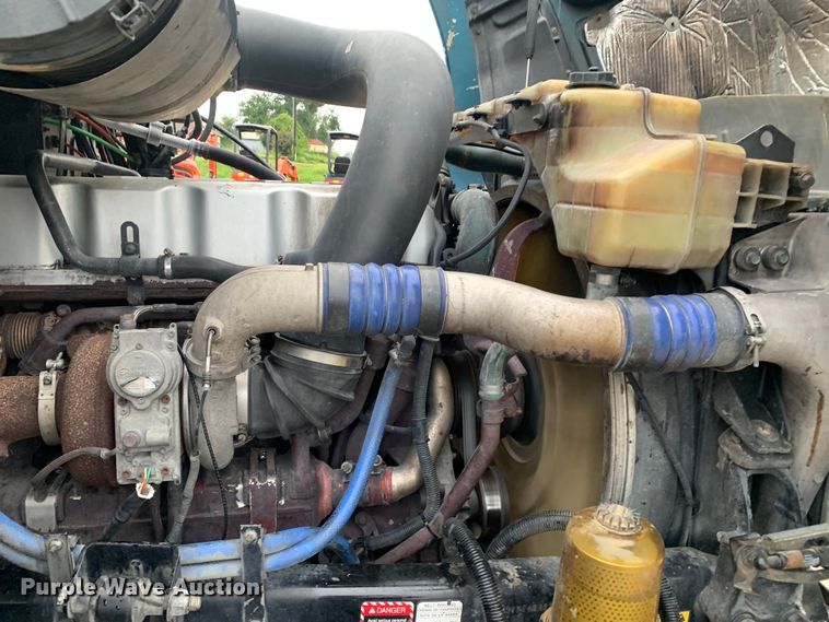 image for item DM7941 2013 Mack CXU613 Pinnacle  semi truck