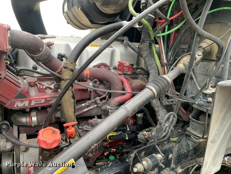 image for item DM7941 2013 Mack CXU613 Pinnacle  semi truck