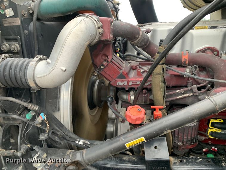 image for item DM7941 2013 Mack CXU613 Pinnacle  semi truck