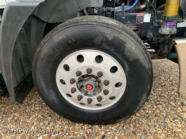 image for item DM7941 2013 Mack CXU613 Pinnacle  semi truck