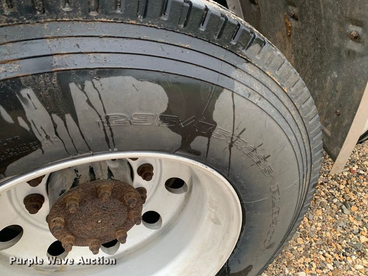 image for item DM7941 2013 Mack CXU613 Pinnacle  semi truck