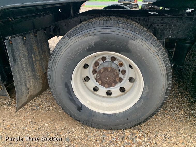 image for item DM7941 2013 Mack CXU613 Pinnacle  semi truck