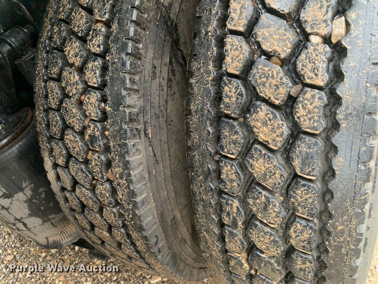 image for item DM7941 2013 Mack CXU613 Pinnacle  semi truck