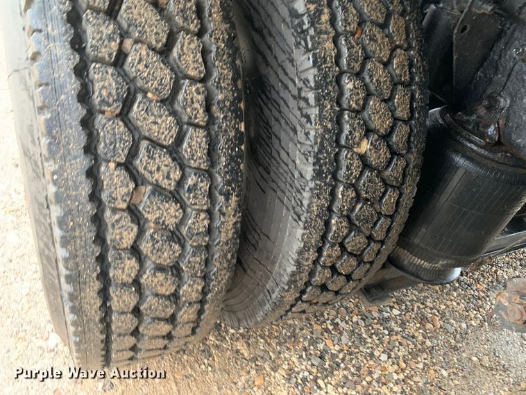 image for item DM7941 2013 Mack CXU613 Pinnacle  semi truck