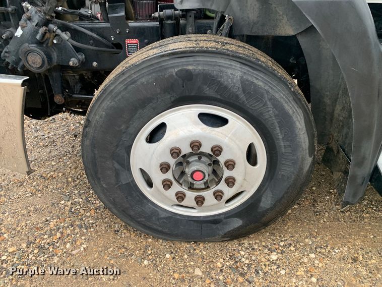 image for item DM7941 2013 Mack CXU613 Pinnacle  semi truck