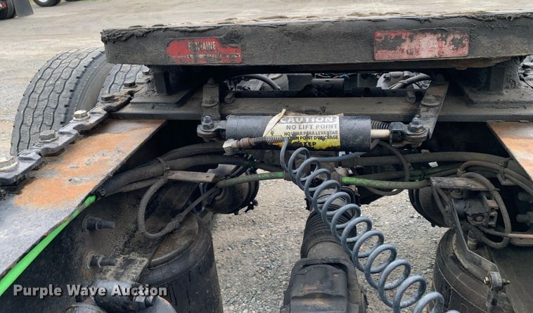 image for item DM7951 2019 International  LT625 semi truck