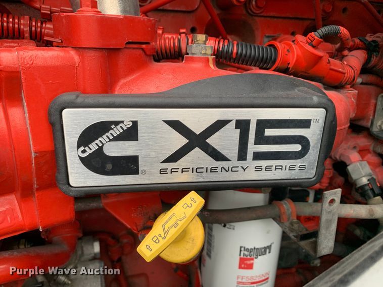 image for item DM7951 2019 International  LT625 semi truck