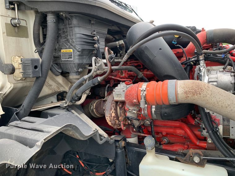 image for item DM7951 2019 International  LT625 semi truck