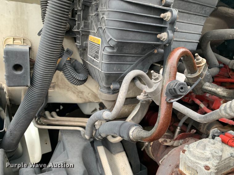 image for item DM7951 2019 International  LT625 semi truck