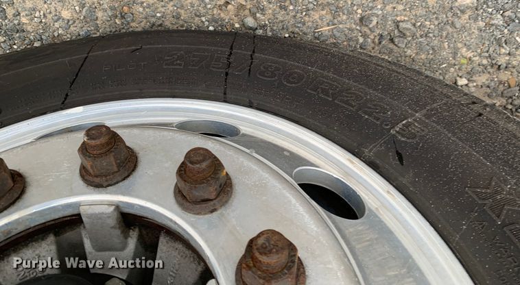 image for item DM7951 2019 International  LT625 semi truck