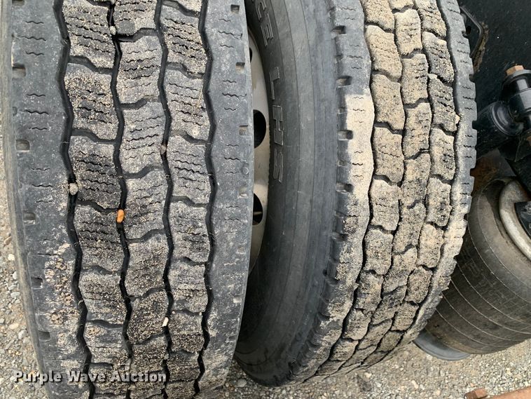 image for item DM7951 2019 International  LT625 semi truck