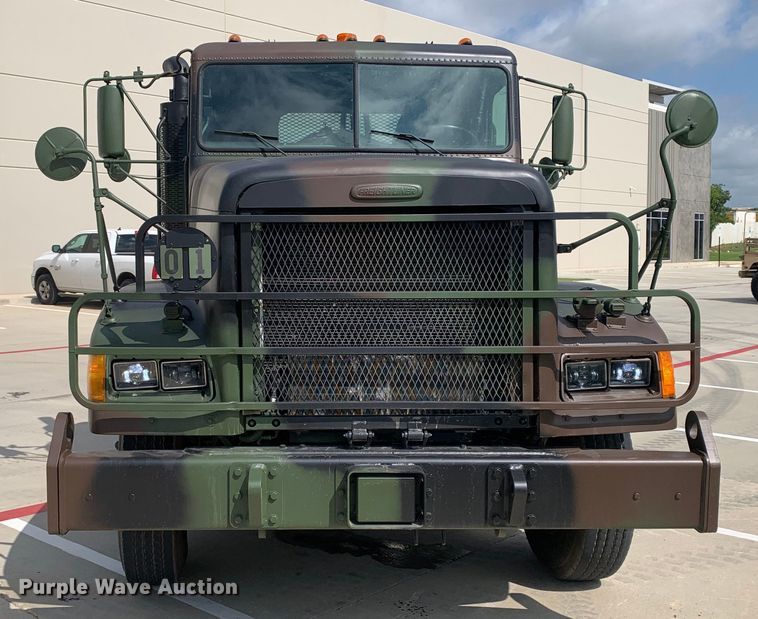 image for item DM7962 2007 Freightliner  M915A4R2 FLD120 semi truck