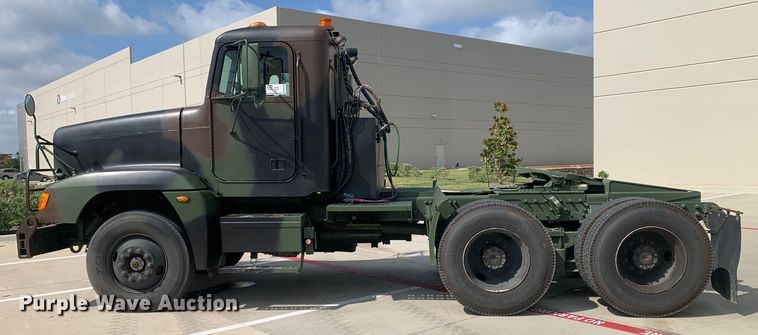 image for item DM7962 2007 Freightliner  M915A4R2 FLD120 semi truck