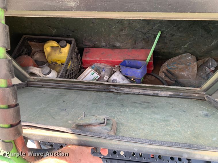 image for item DM7962 2007 Freightliner  M915A4R2 FLD120 semi truck