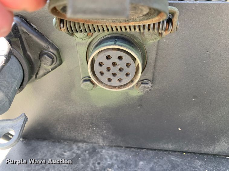 image for item DM7962 2007 Freightliner  M915A4R2 FLD120 semi truck