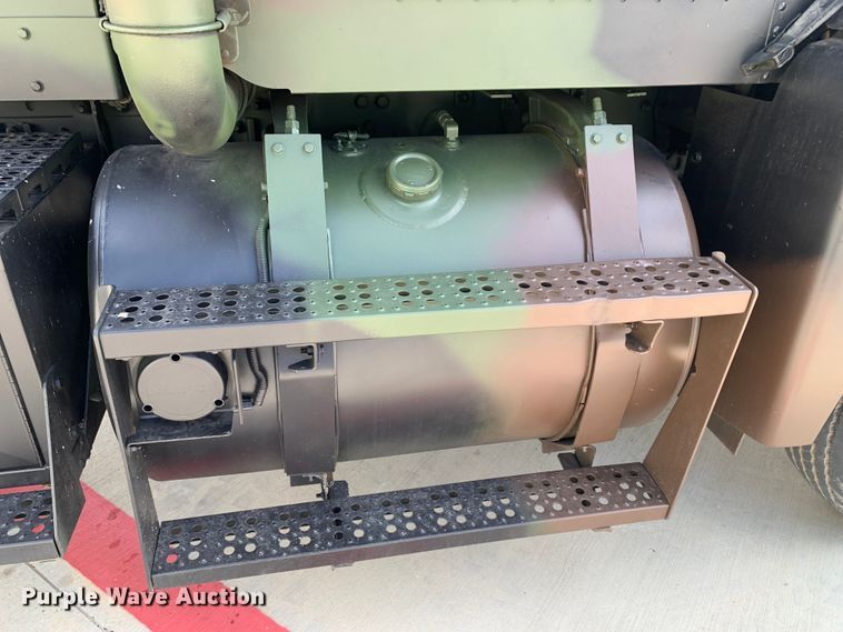 image for item DM7962 2007 Freightliner  M915A4R2 FLD120 semi truck