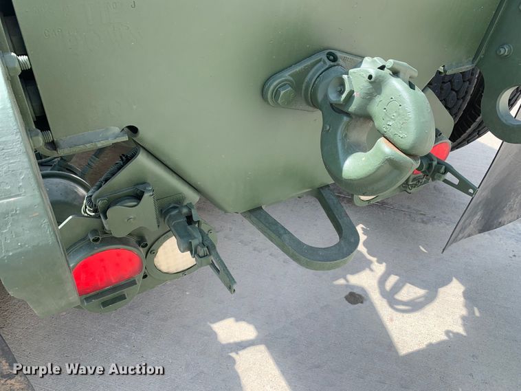 image for item DM7962 2007 Freightliner  M915A4R2 FLD120 semi truck