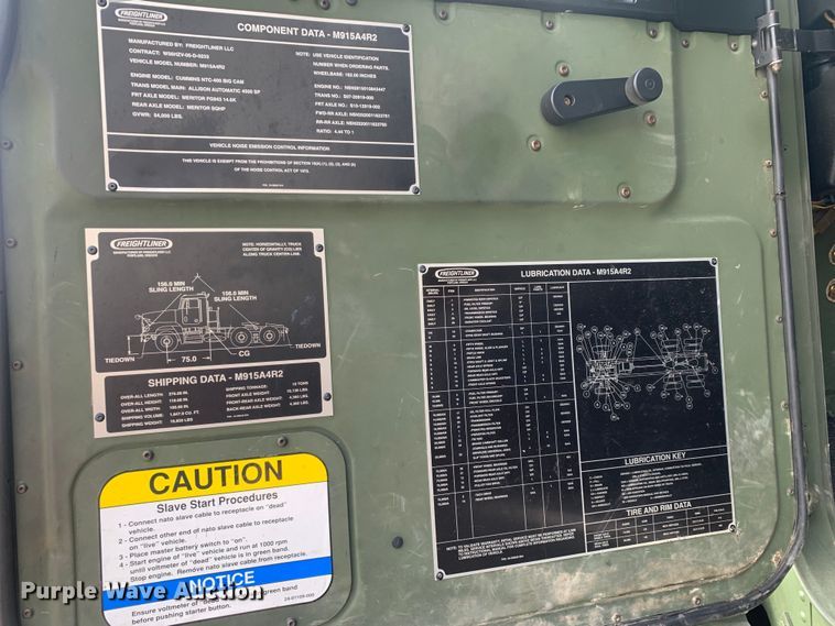 image for item DM7962 2007 Freightliner  M915A4R2 FLD120 semi truck