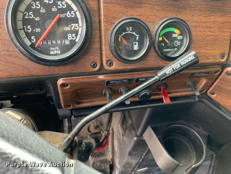 image for item DM7962 2007 Freightliner  M915A4R2 FLD120 semi truck